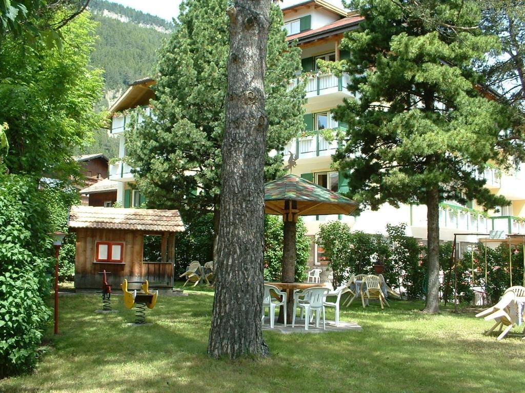 Hotel Montana Pozza di Fassa Exterior photo